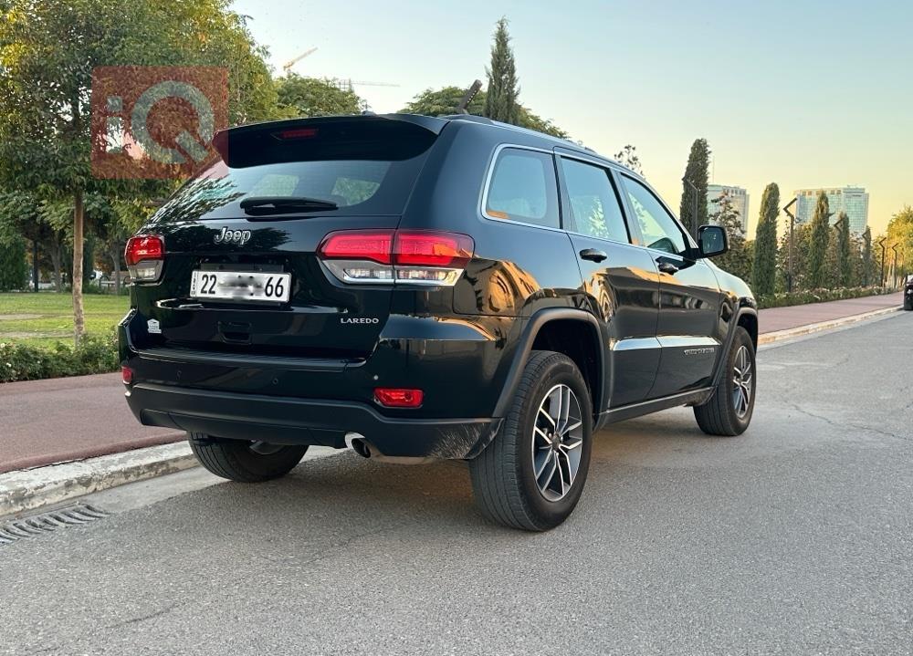 جیپ گراند شیرۆکی